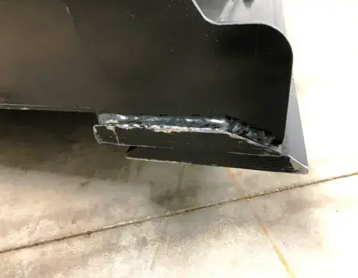 hd-snow-bucket_weld-in-cutting-edge-optional-bolt-on-cutting-edge-side-view