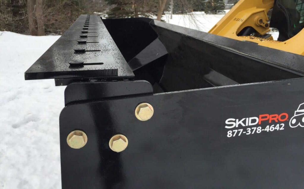 snow-pusher_optional-pullback-close-up